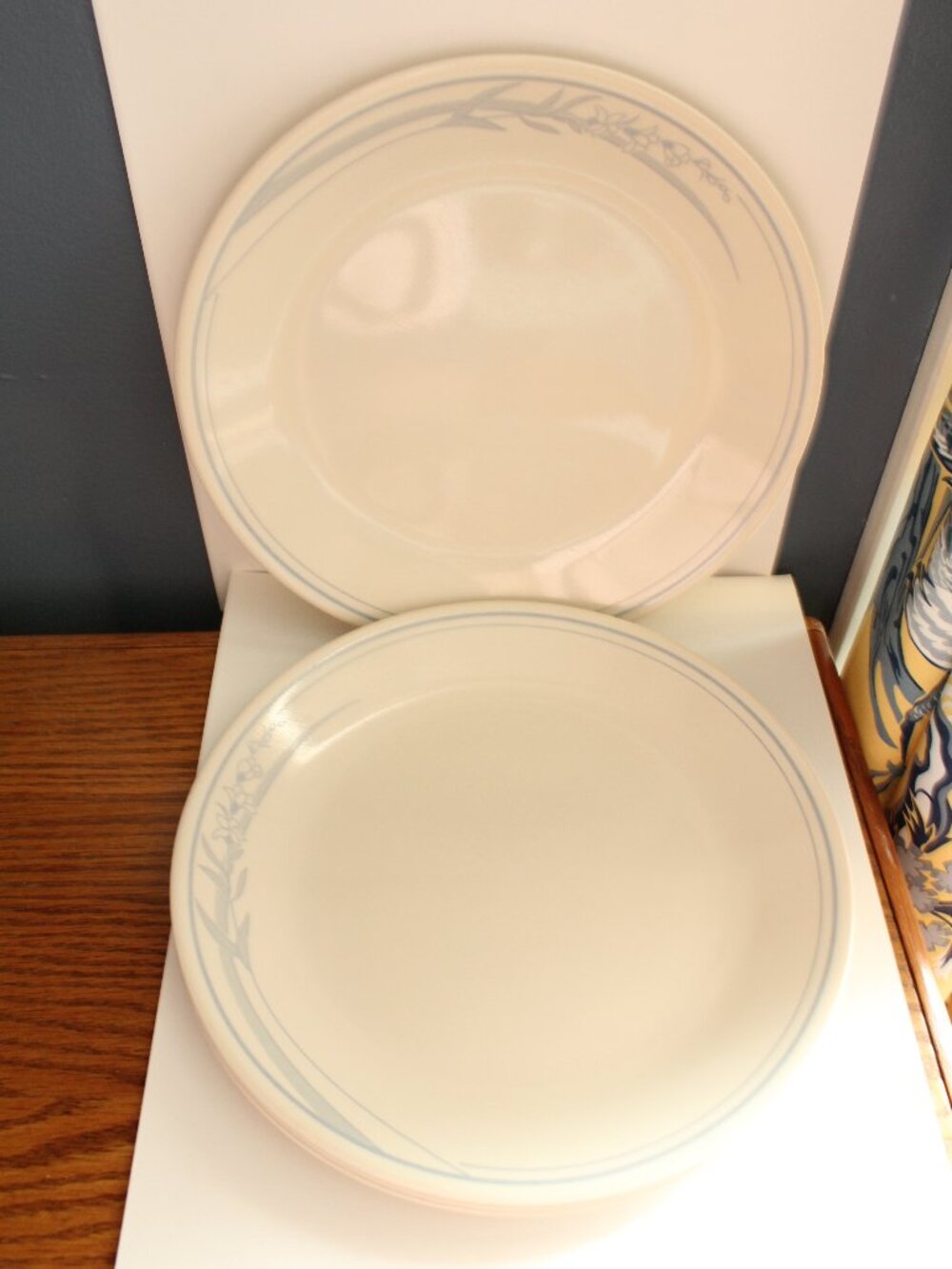 Corelle Blue Lily  Lot of 4  Dinner  Plates